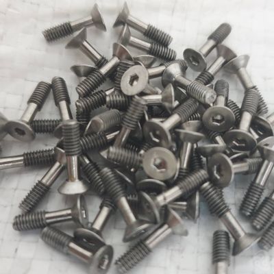 Captive Screws