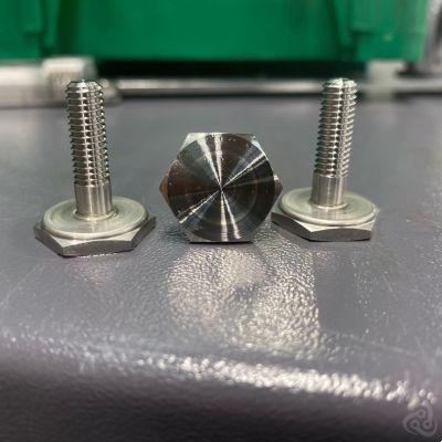 Hexagon head screw